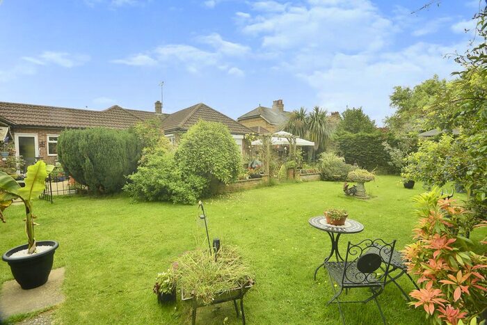 3 Bedroom Bungalow For Sale In Barrow Hill, Sellindge, Ashford, TN25