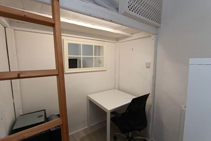 1 Bedroom Flat To Rent In Comely Bank Row, Comely Bank, Edinburgh, EH4