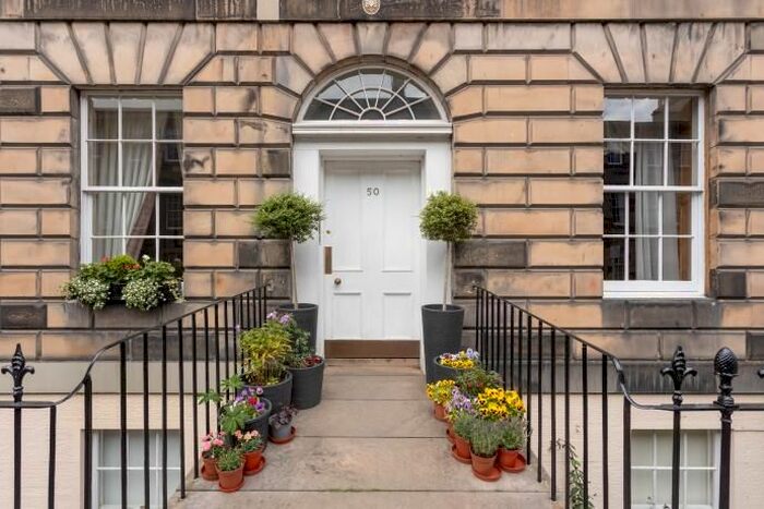 3 Bedroom Flat To Rent In Cumberland Street, New Town, Edinburgh, EH3
