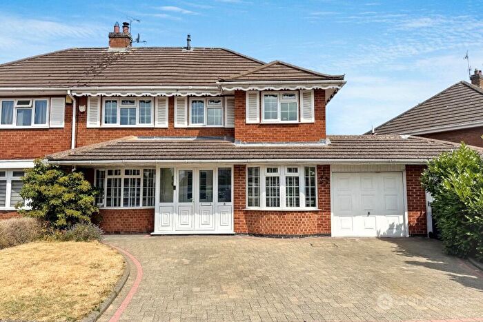 4 Bedroom Semi-Detached House For Sale In Woodcote Avenue, St Nicolas Park, Nuneaton, CV11