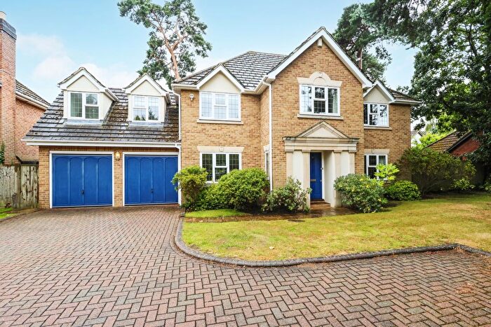 5 Bedroom Detached House To Rent In Clevedon, Weybridge, Surrey, KT13