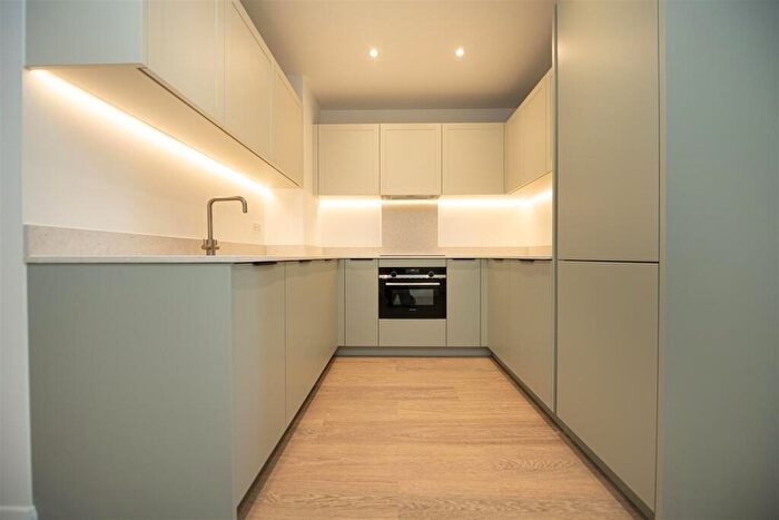 1 Bedroom Apartment To Rent In Eden Place, London, E16