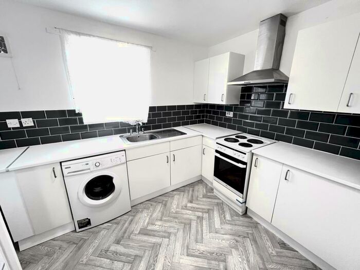 2 Bedroom Flat To Rent In Greenslade Road, Barking, IG11