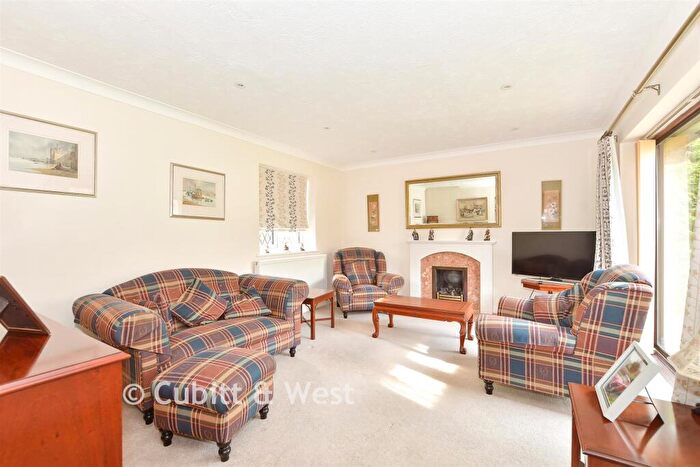 3 Bedroom Detached Bungalow For Sale In Barrington Wood, Lindfield, Haywards Heath, West Sussex, RH16