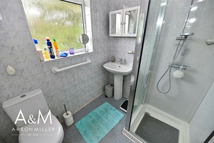 3 Bedroom End Of Terrace House For Sale In Craven Gardens, Barkingside, IG6