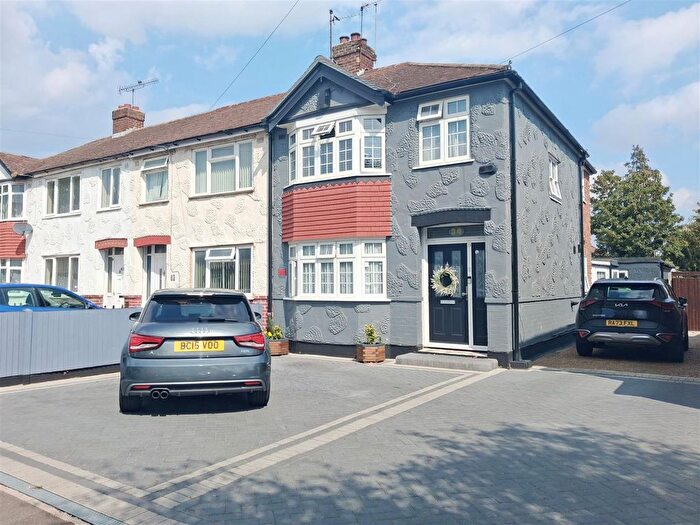 5 Bedroom End Of Terrace House For Sale In Botwell Lane, Hayes, UB3