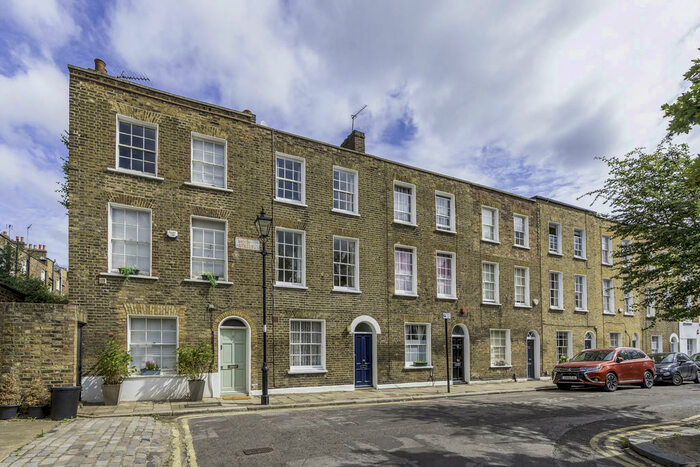 3 Bedroom Terraced House To Rent In Moon Street, Islington, N1