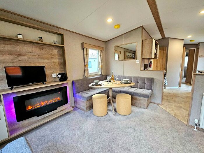 2 Bedroom Park Home For Sale In Llanrug, Caernarfon, LL55