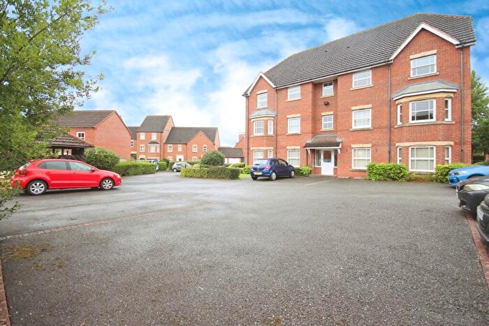 2 Bedroom Flat For Sale In Bromhurst Way, Warwick, Warwickshire, CV34