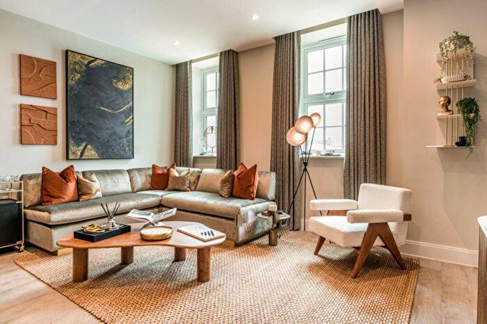 1 Bedroom Flat For Sale In Horlicks Quarter, Slough, SL1