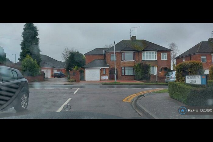 4 Bedroom Semi-Detached House To Rent In Dunstable, Dunstable, LU5