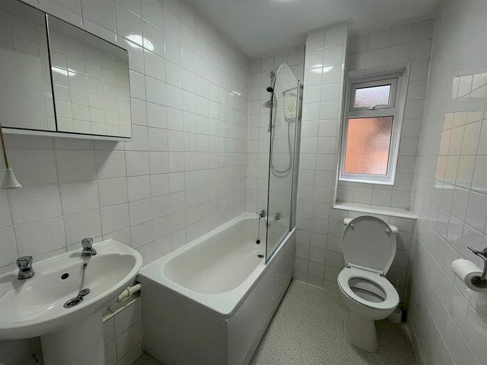 1 Bedroom Property To Rent In Curling Lane, Badgers Dene, Grays RM17