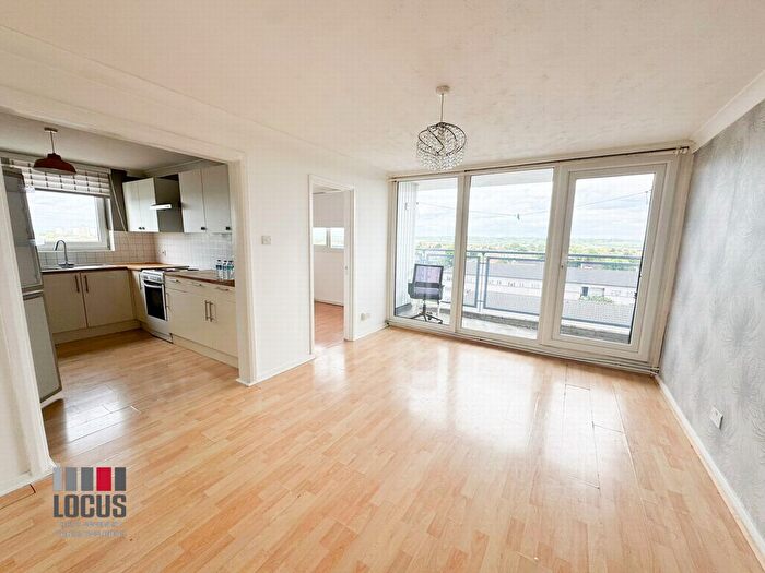 3 Bedroom Flat To Rent In Hastings House, Sherborne Avenue, Enfield, EN3