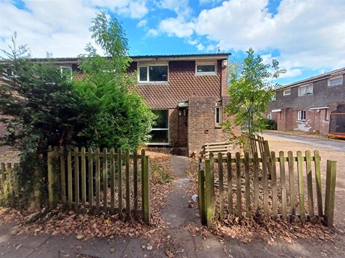 3 Bedroom End Of Terrace House For Sale In Mitford Walk, Crawley, RH11