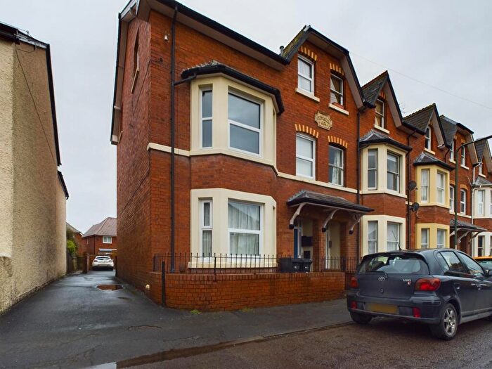 2 Bedroom Flat To Rent In Gruniesen St, Whitecross, Hereford, HR4