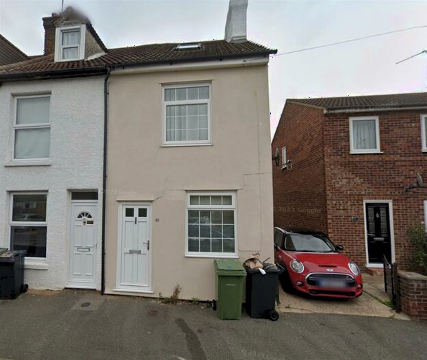 2 Bedroom End Of Terrace House To Rent In Gladstone Road, Penenden Heath, Maidstone, ME14