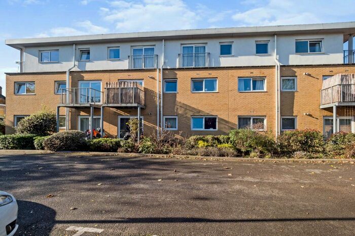 2 Bedroom Flat To Rent In Flint Close, Stratford, London, E15