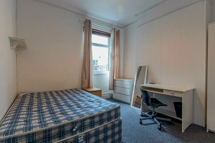 5 Bedroom Private Hall To Rent In Cogan Terrace, Cathays, CF24