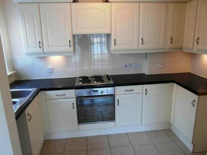 2 Bedroom Flat To Rent In Ivatt Place, London, W14