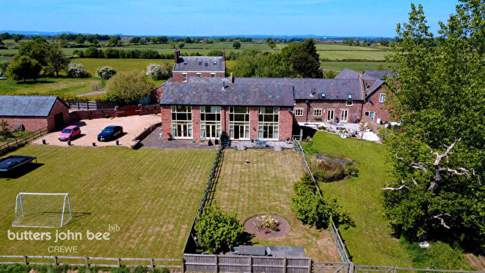 4 Bedroom Barn Conversion For Sale In Minshull Hall Court, Crewe, CW1
