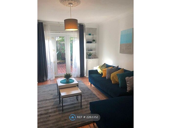 2 Bedroom End Of Terrace House To Rent In Ravenscourt Gardens, London, W6