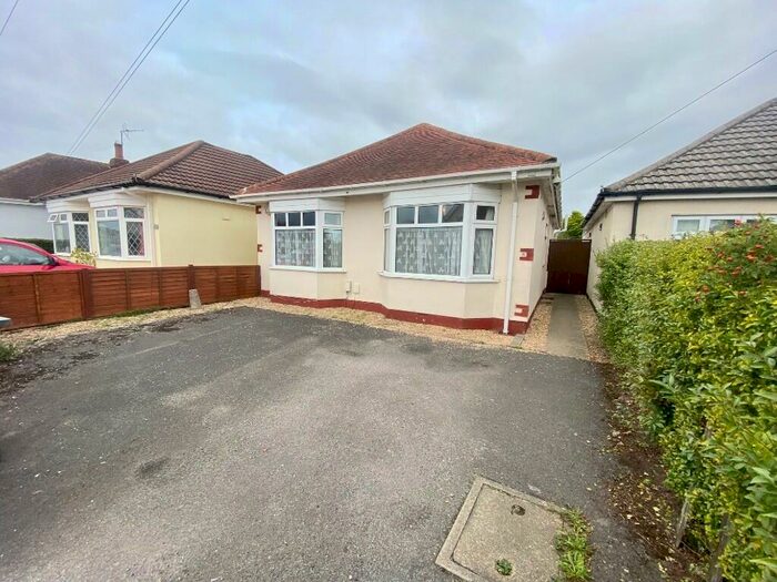 2 Bedroom Bungalow To Rent In Hawden Road, Bournemouth, Dorset, BH11