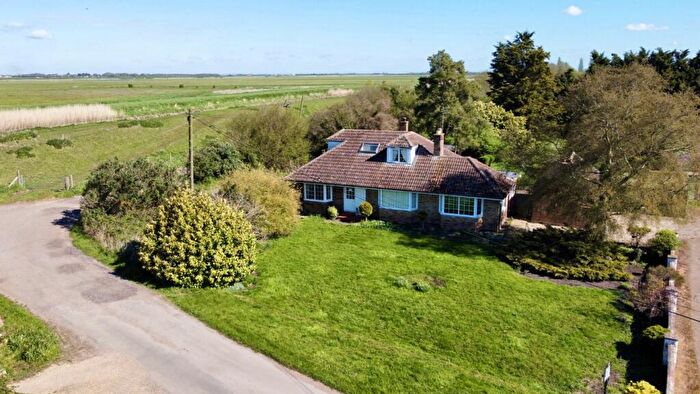 4 Bedroom Chalet For Sale In Bays Farm House, Adventurers Drove, Oxlode Pymoor, Ely, Cambridgeshire, CB6