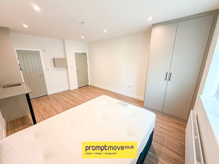 Property To Rent In Room, Dunstable Road Luton, LU4
