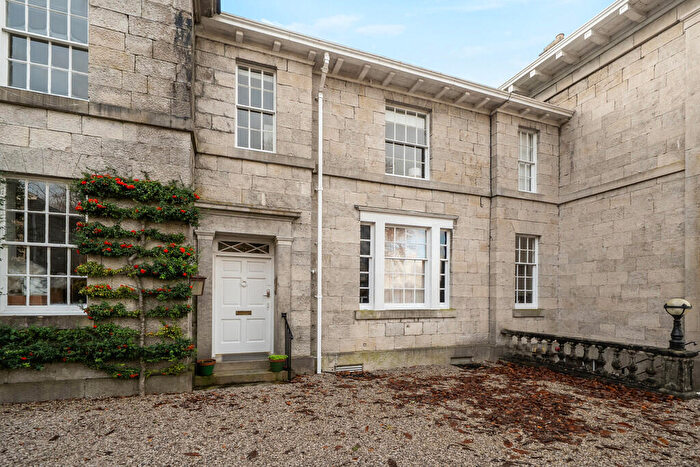 2 Bedroom Apartment For Sale In Helme Lodge, Natland, Kendal, LA9