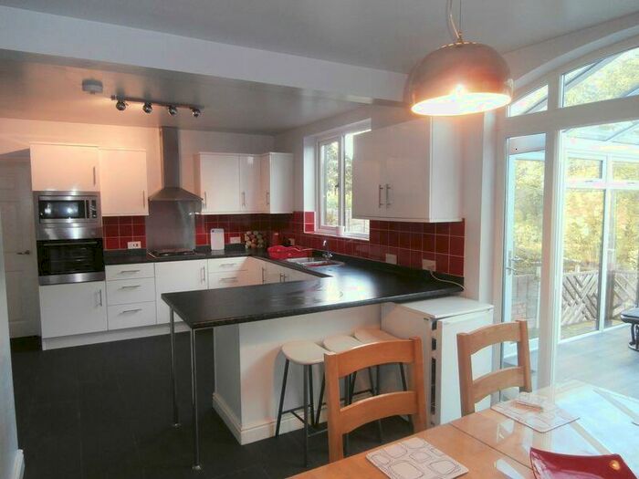 5 Bedroom Semi-Detached House To Rent In Weoley Park Road, Selly Oak, Birmingham, B29