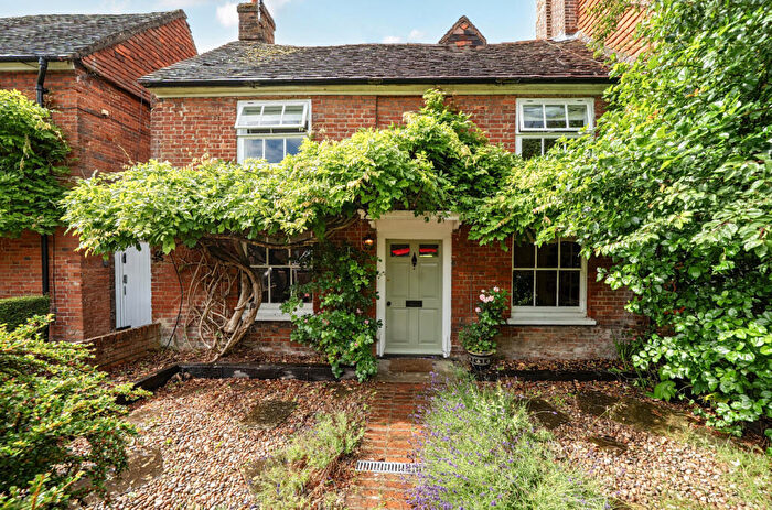 4 Bedroom Semi-Detached House For Sale In The Borough, Crondall, Farnham, Hampshire, GU10