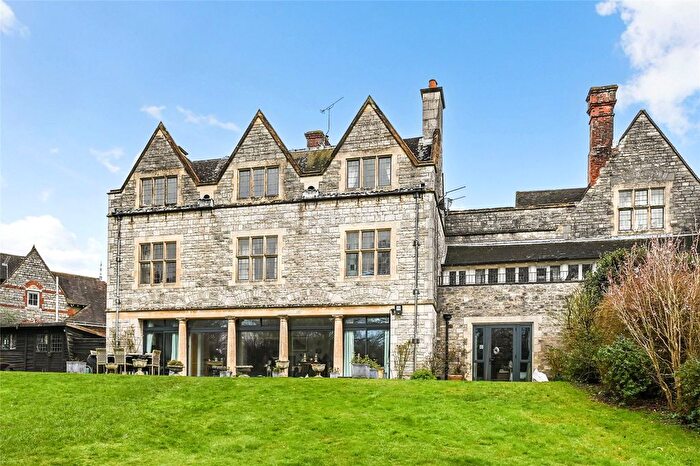 2 Bedroom Flat For Sale In West Stoke Road, West Broyle, Chichester, West Sussex, PO19