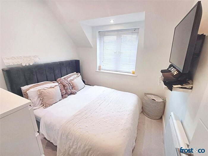 1 Bedroom Flat For Sale In Commercial Road, Ashley Cross, Poole, Dorset, BH14