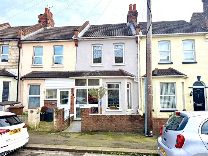 3 Bedroom Terraced House For Sale In Gordon Road, Strood, Rochester, ME2