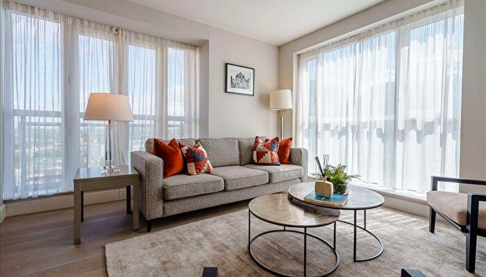 2 Bedroom Flat To Rent In Westferry Circus, London, E14