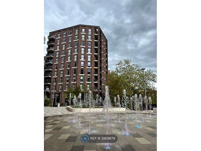 2 Bedroom Flat To Rent In Carraway St, Reading, RG1