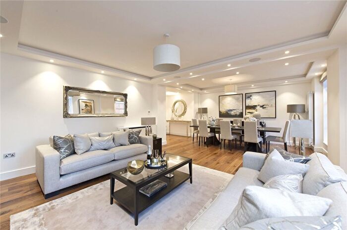 3 Bedroom Flat To Rent In South Audley Street, Mayfair, W1K