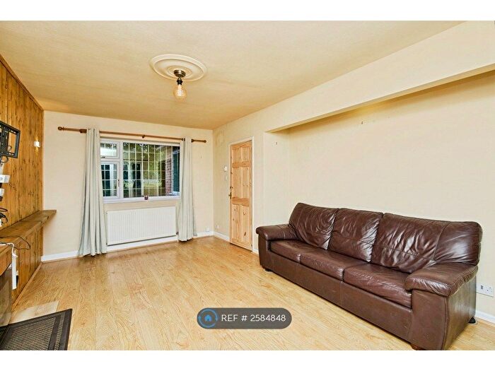 3 Bedroom Detached House To Rent In Broadway, Derby, DE22