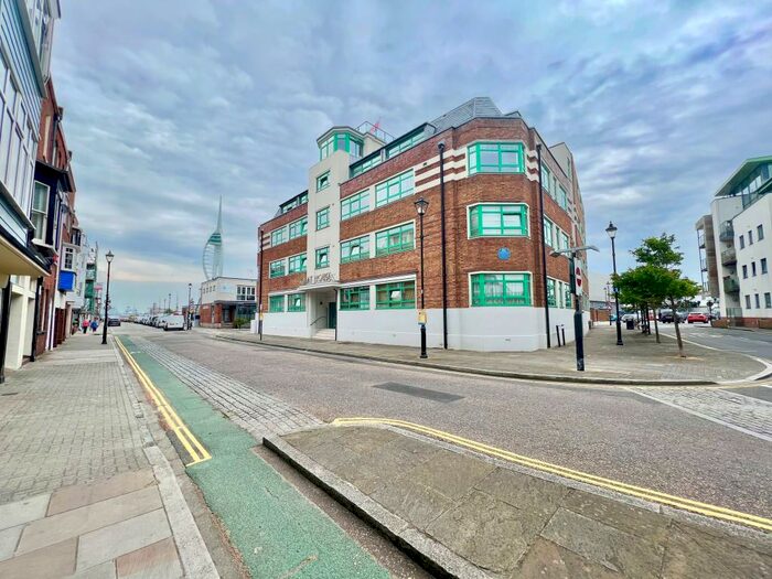 3 Bedroom Apartment To Rent In Broad Street, Old Portsmouth, PO1