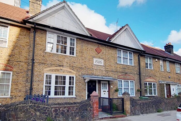 3 Bedroom Terraced House For Sale In Tiller Road, Docklands, London, E14