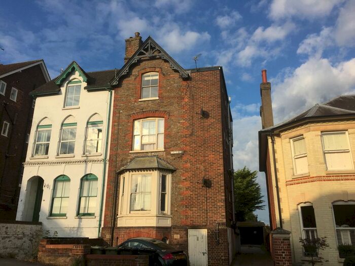 2 Bedroom Flat To Rent In Jenner Road, Guildford, GU1