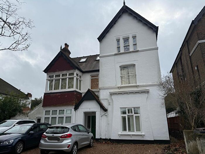 2 Bedroom Flat To Rent In Foxgrove Road, Beckenham, BR3