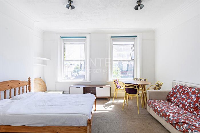 Studio To Rent In Stoke Newington High Street, London, N16