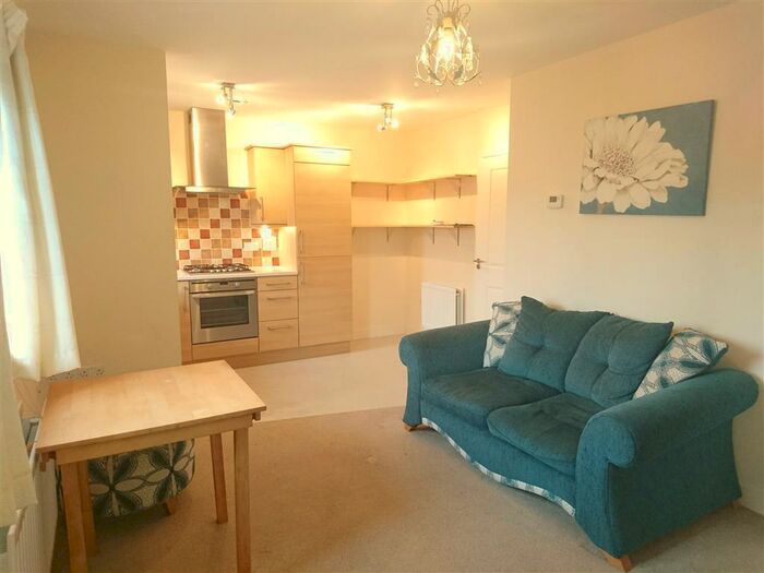 1 Bedroom Property To Rent In Vaughan Crescent, Pontarddulais, Swansea, SA4