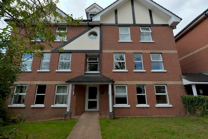 2 Bedroom Flat To Rent In Westridge Road, Southampton, SO17