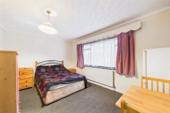 1 Bedroom Detached House To Rent In Albert Street, Slough, Berkshire, SL1