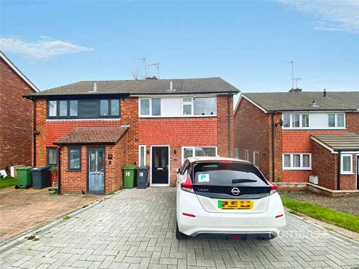 3 Bedroom Property To Rent In Winchcombe Road, Basingstoke, RG21