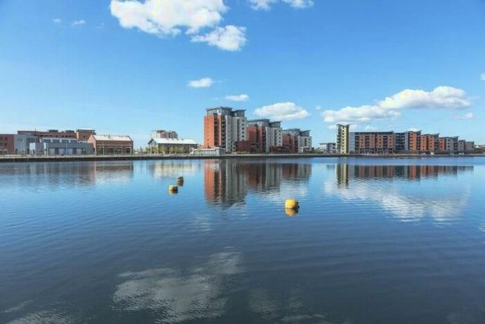 2 Bedroom Flat For Sale In South Quay, Kings Road, Swansea, SA1