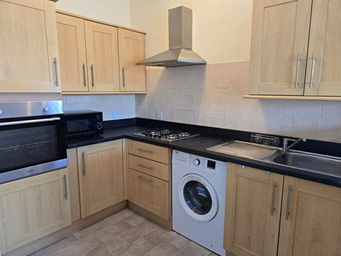 3 Bedroom Flat To Rent In Park Hall Road, London, SE21