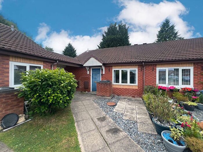 2 Bedroom Bungalow For Sale In Shaftsbury Close, Bilston, WV14